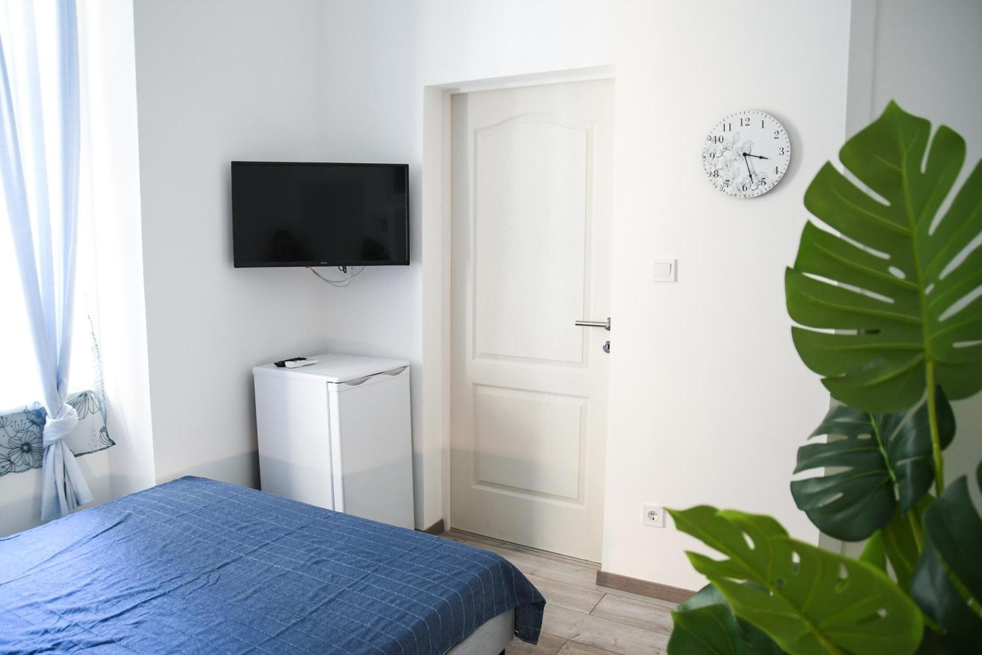 Buda Central Tiny Studios Budapest Eksteriør billede